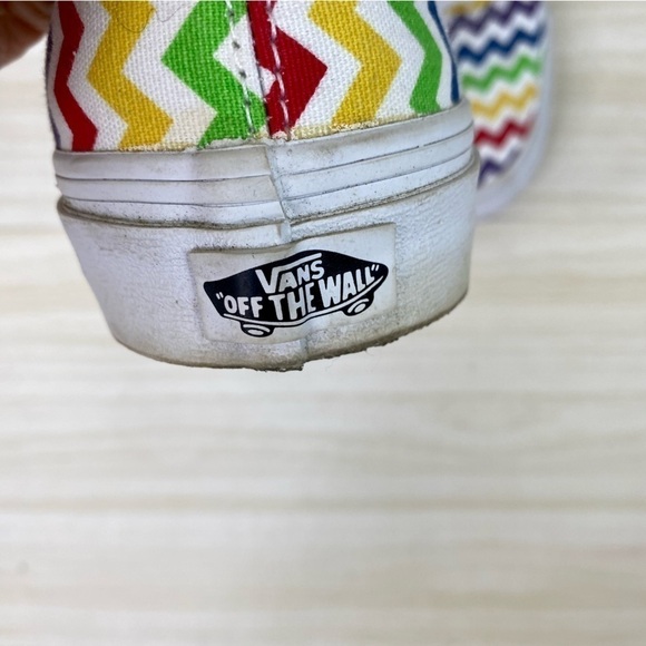 Vans Rainbow chevron zig zag print sneakers tennis shoes size 8.5 - Picture 6 of 9